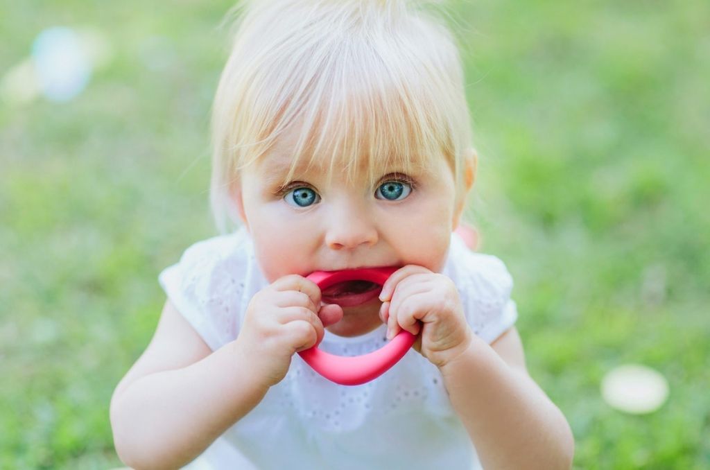 How to soothe a teething baby