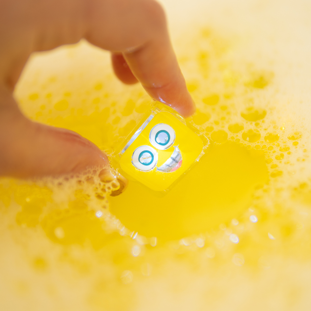 Yellow light up cubes 