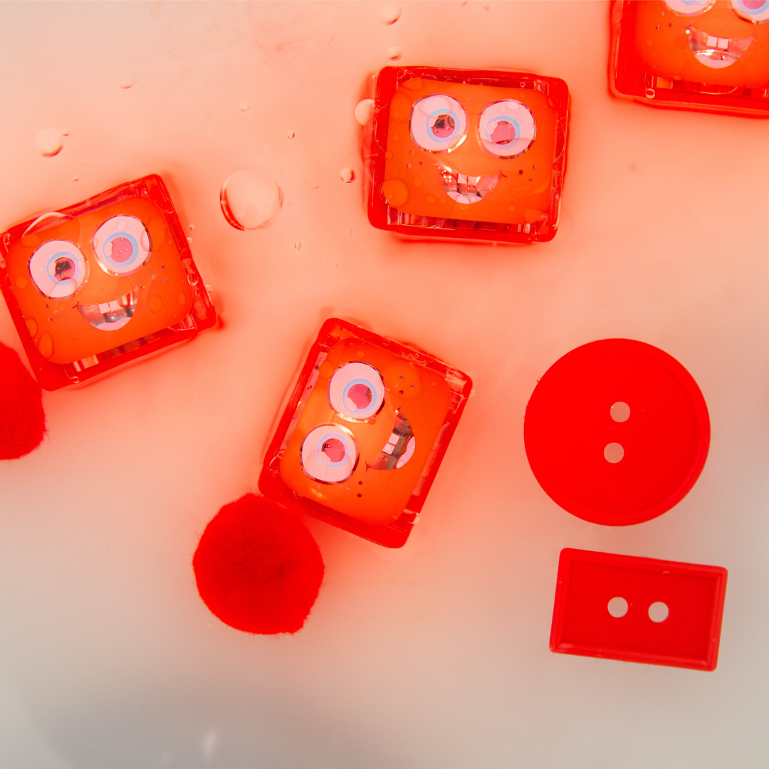 Red light up cubes 