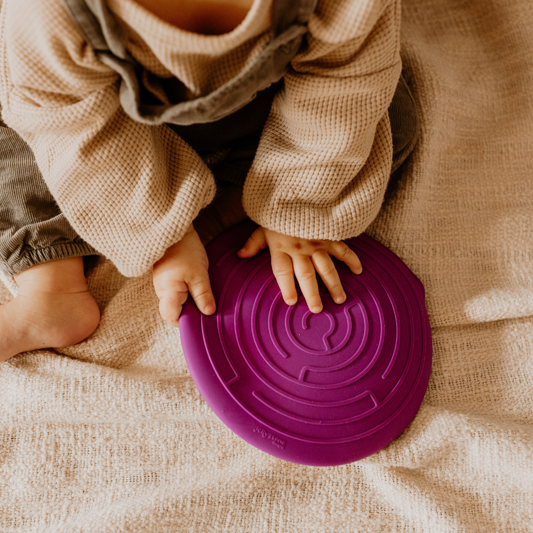 Peekaboo-Bag-Lifestyle-Jellystone-Designs